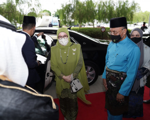 KDYMM_SERI_PADUKA_BAGINDA_RAJA_PERMAISURI_AGONG_PERKENAN_KEBERANGKATAN_BAKAL_JEMAAH_HAJI_MALAYSIA_6