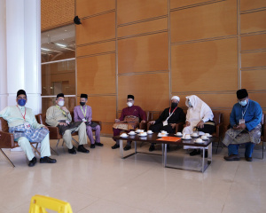 KDYMM_SERI_PADUKA_BAGINDA_RAJA_PERMAISURI_AGONG_PERKENAN_KEBERANGKATAN_BAKAL_JEMAAH_HAJI_MALAYSIA_7